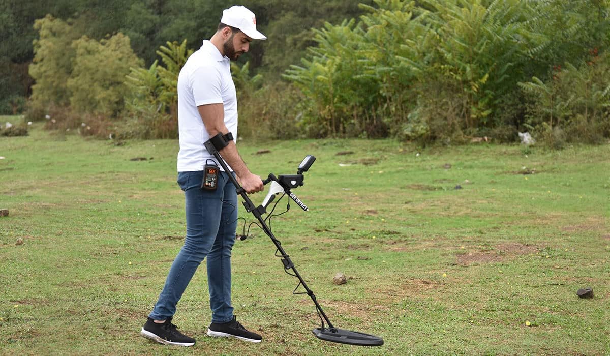 GER Detect Titan 1000 Long Range Metal Detector with 8" and 17" Coils